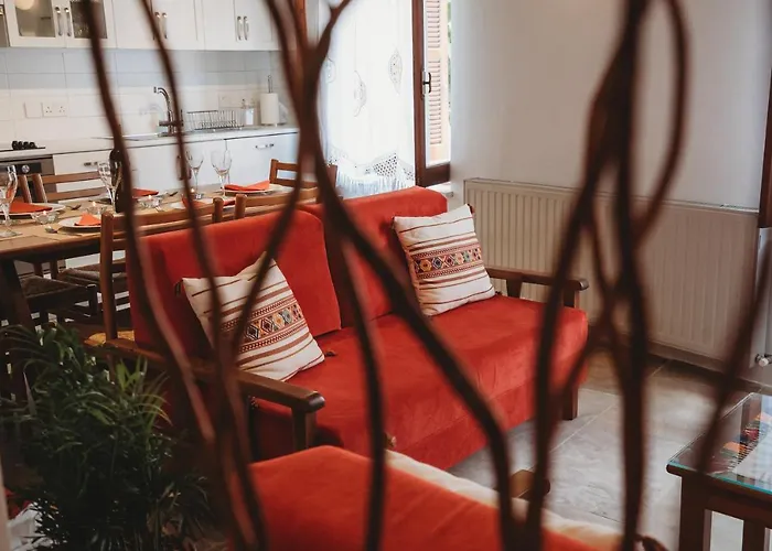 Hani Chrysomilou Kalopanagiotis