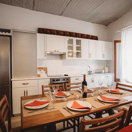 Hani Chrysomilou * Kalopanagiotis