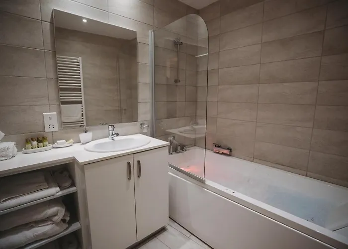 Hani Chrysomilou Kalopanagiotis